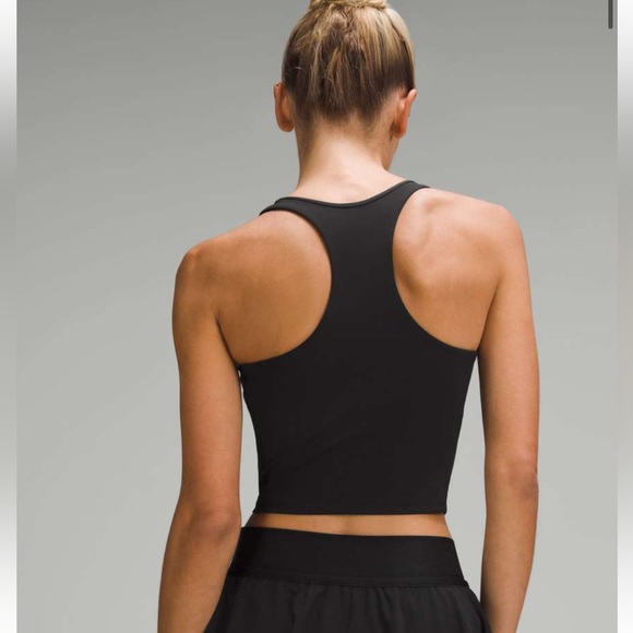 Cropped V-Neck Tennis Tank Black - Picture 2 of 10